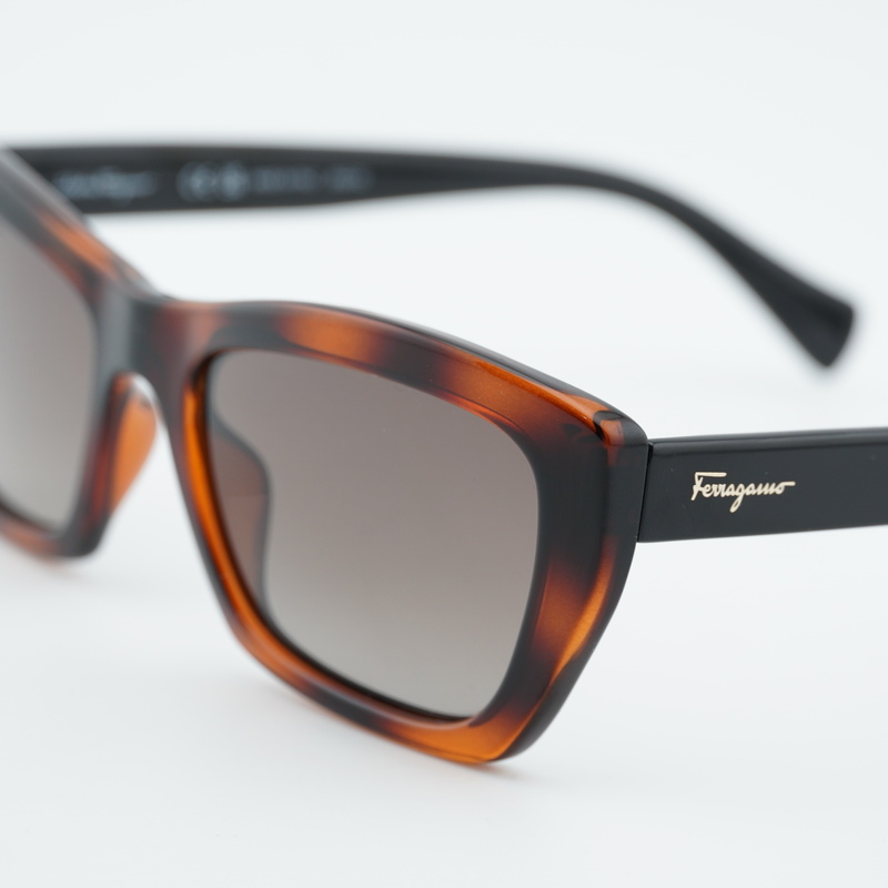 Salvatore Ferragamo SF958S 214  55 mm