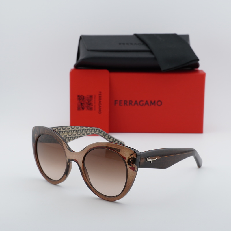 Salvatore Ferragamo SF964S 210  54 mm